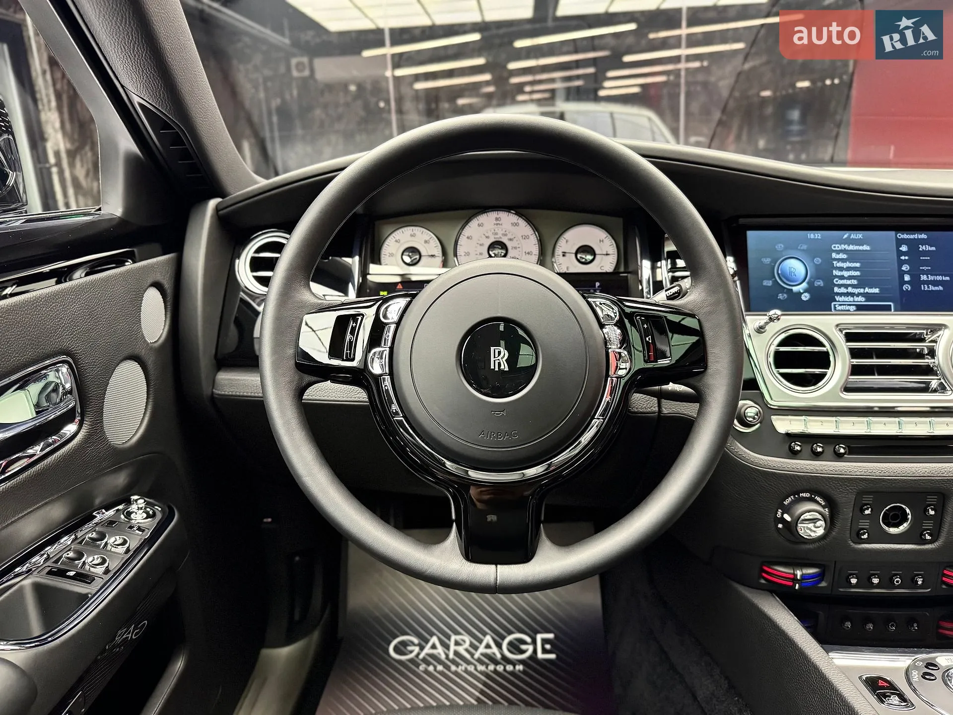 2010 Rolls-Royce Ghost - мініатюра 30