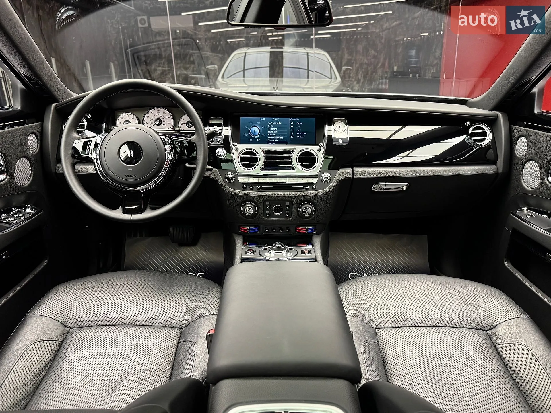 2010 Rolls-Royce Ghost - мініатюра 35