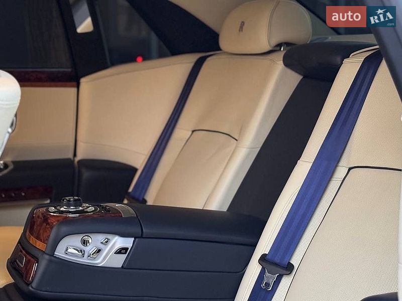 Седан Rolls-Royce Ghost 2012 в Шептицькому