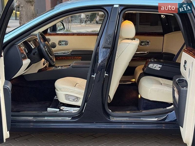 Седан Rolls-Royce Ghost 2012 в Шептицькому