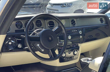 Кабриолет Rolls-Royce Phantom Drophead Coupe 2009 в 
