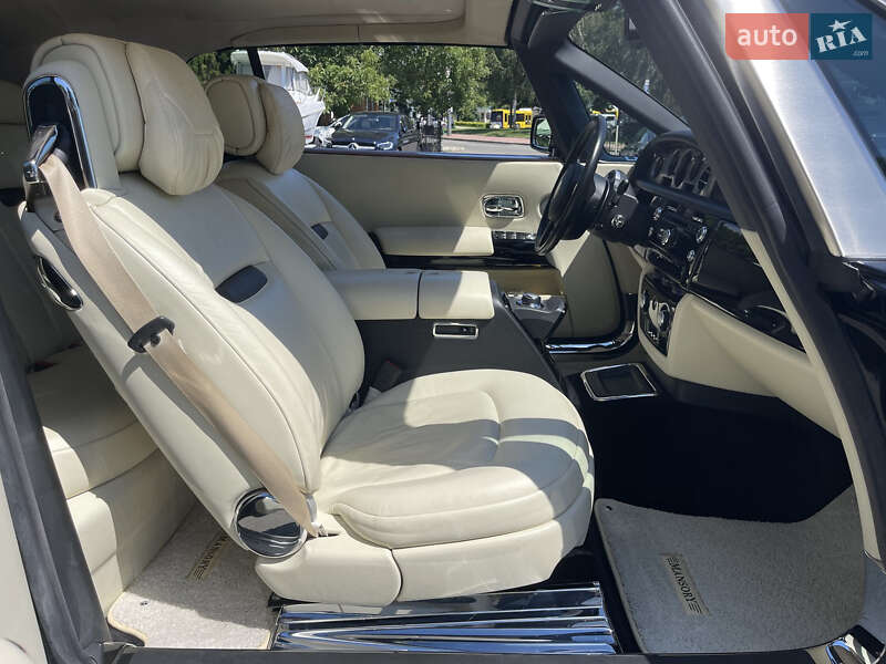 Кабриолет Rolls-Royce Phantom Drophead Coupe 2009 в Киеве