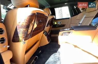 Седан Rolls-Royce Phantom 2021 в 