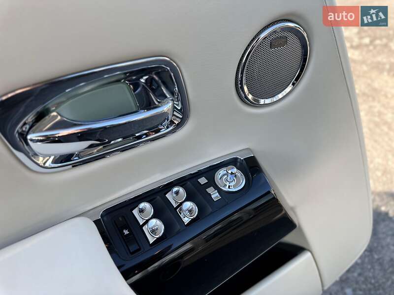 Кабріолет Rolls-Royce Phantom 2007 в Києві