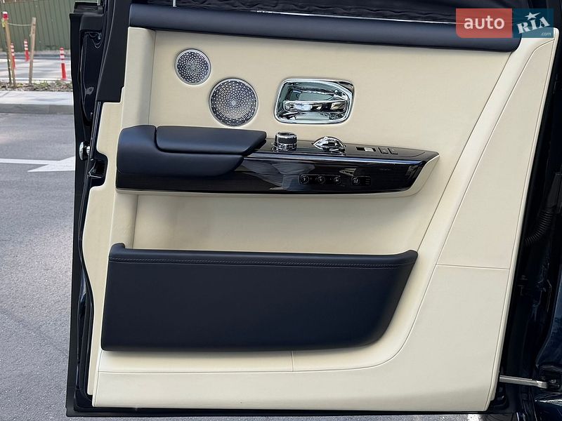Седан Rolls-Royce Phantom 2019 в Києві