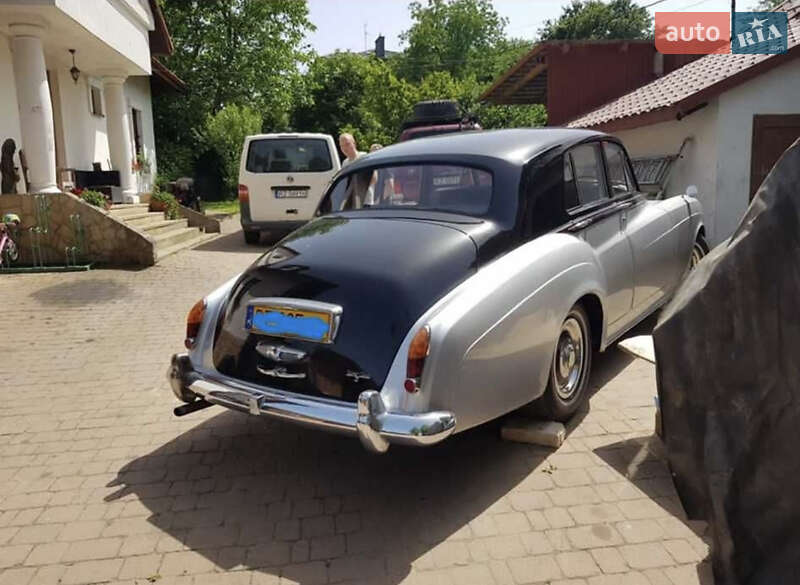 Купе Rolls-Royce Silver Cloud 1963 в Львове