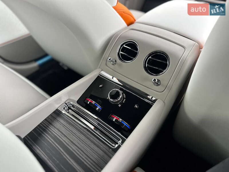 Купе Rolls-Royce Spectre 2024 в Киеве фото 35 Купе Rolls-Royce Spectre 2024 в Киеве