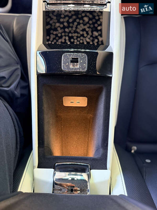 Купе Rolls-Royce Spectre 2024 в Києві фото 36 Купе Rolls-Royce Spectre 2024 в Києві
