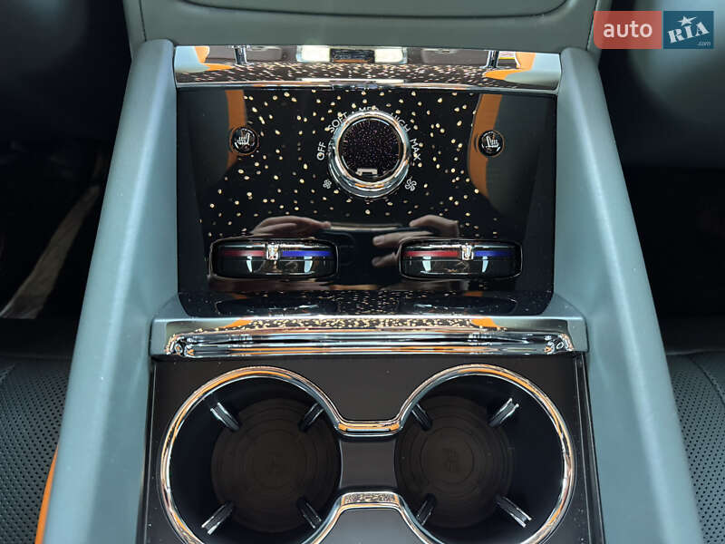 Купе Rolls-Royce Spectre 2024 в Києві фото 36 Купе Rolls-Royce Spectre 2024 в Києві