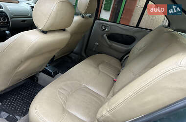 Хэтчбек Rover 200 1999 в 