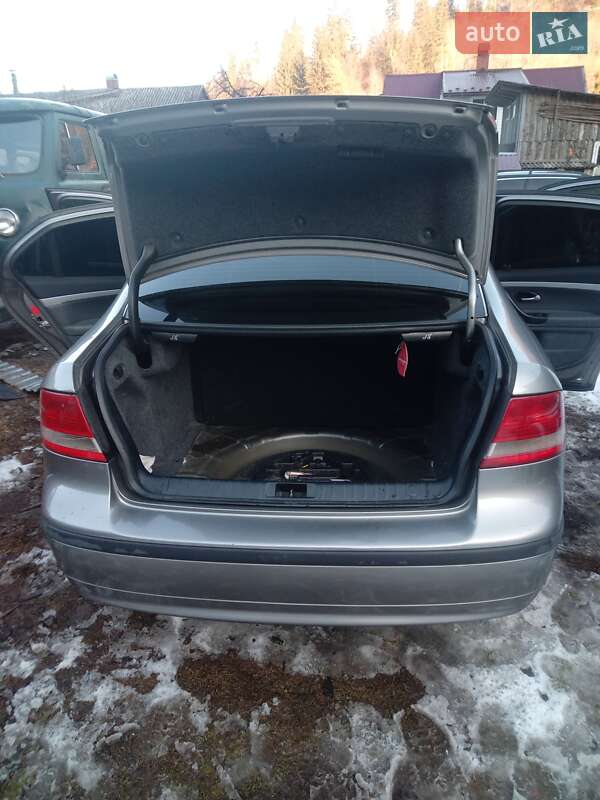 Седан Saab 9-3 2003 в Рахове