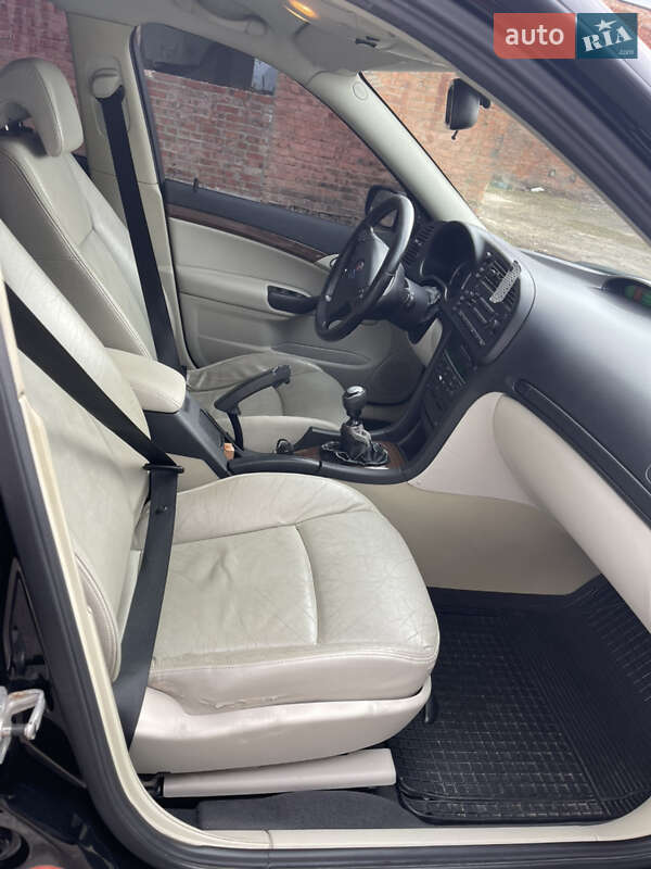 Седан Saab 9-3 2004 в Ровно