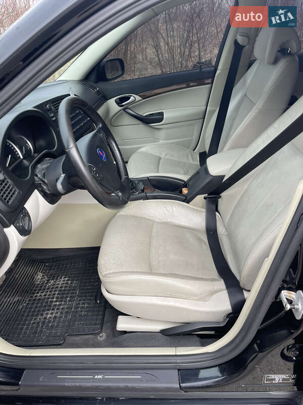 Седан Saab 9-3 2004 в Ровно