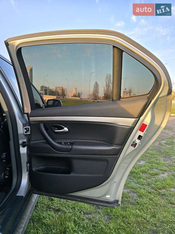 Седан Saab 9-3 2005 в Киеве