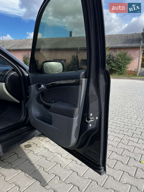 Седан Saab 9-3 2004 в Косове