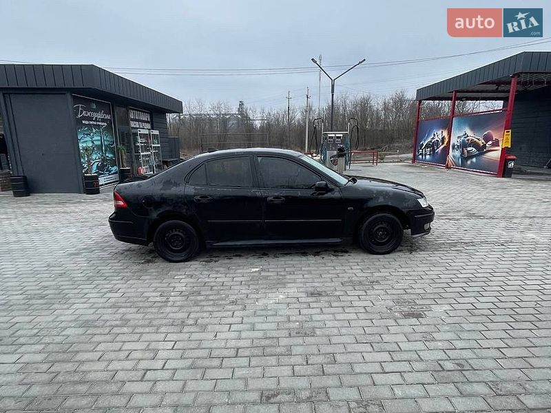 Седан Saab 9-3 2004 в Умані