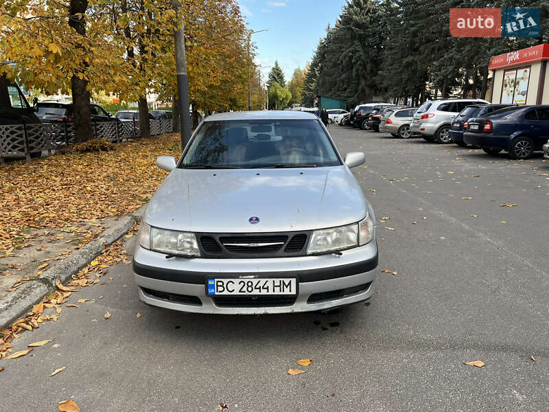 Седан Saab 9-5 1999 в Новояворовске