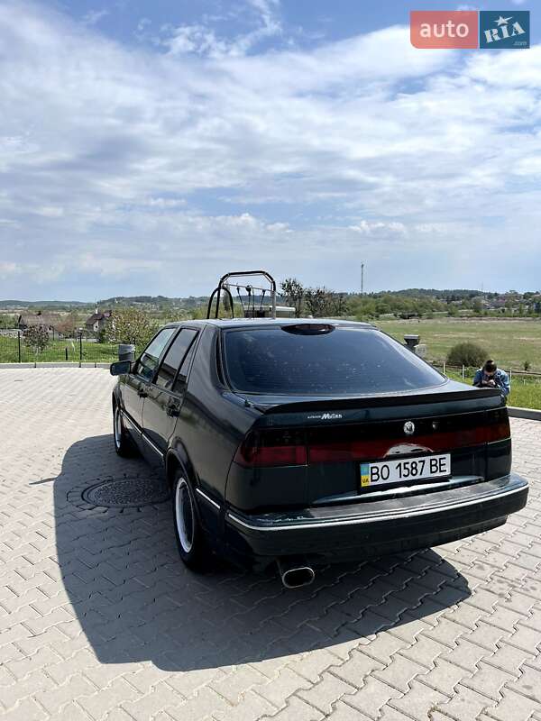 Лифтбек Saab 9000 1993 в Шумске