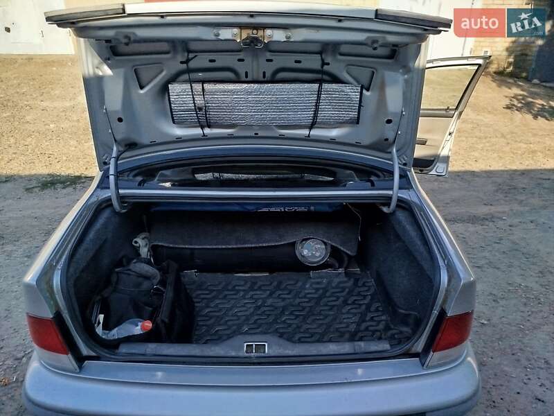 Седан Samand EL 2007 в Южноукраинске