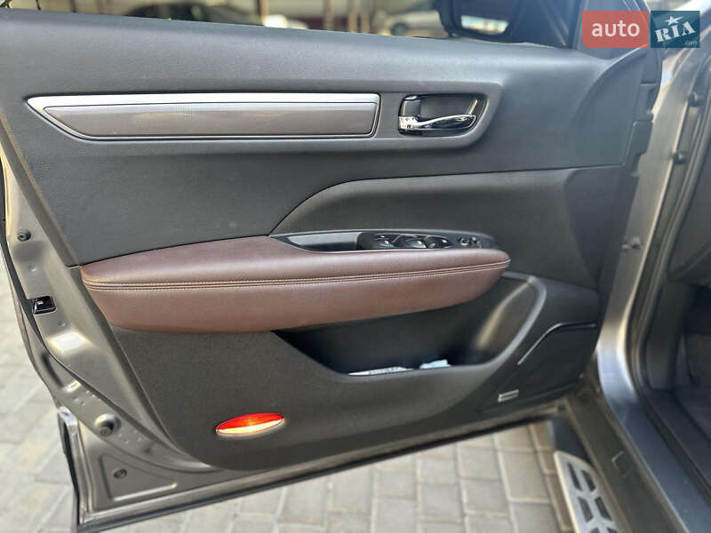 Внедорожник / Кроссовер Samsung QM6 2019 в Одессе