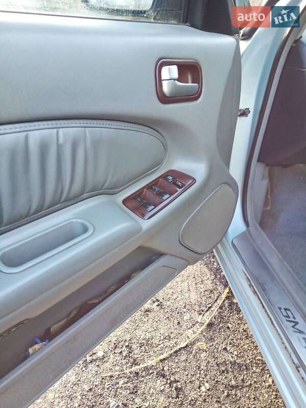 Седан Samsung SM5 2004 в Павлограді