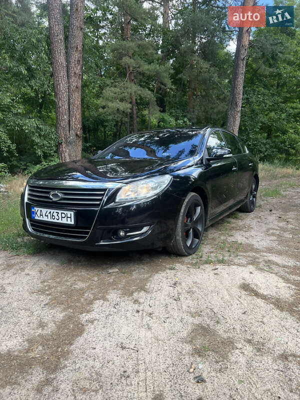 Седан Samsung SM7 2012 в 