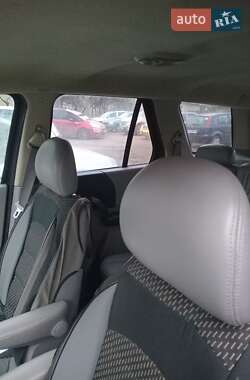Внедорожник / Кроссовер Saturn Vue 2004 в 