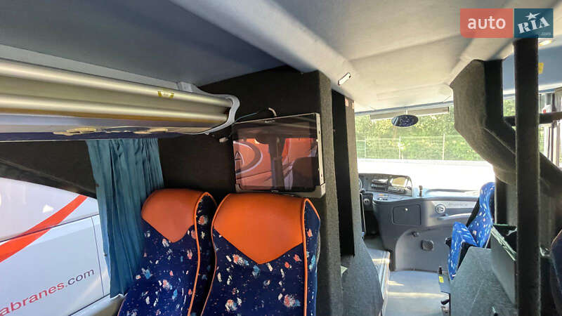 Туристичний / Міжміський автобус Scania CN 2008 в Чернівцях