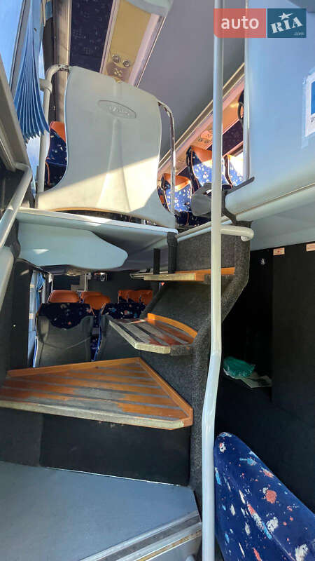 Туристичний / Міжміський автобус Scania CN 2008 в Чернівцях