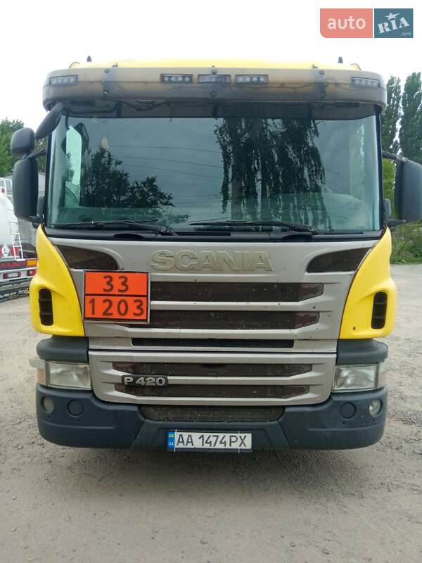 Тягач Scania P 2012 в Гребінках