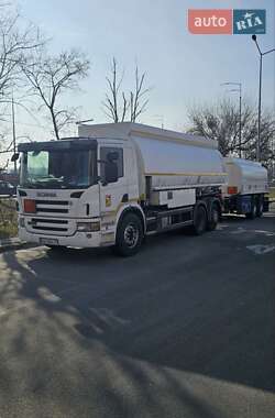 Цистерна Scania P 2011 в Киеве