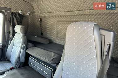 Тягач Scania P 2007 в 