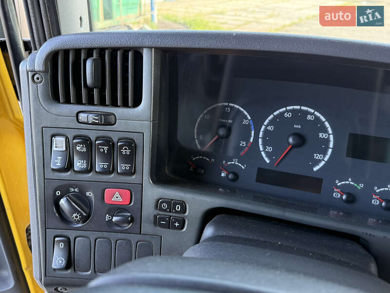 Контейнеровоз Scania P 2008 в Вінниці