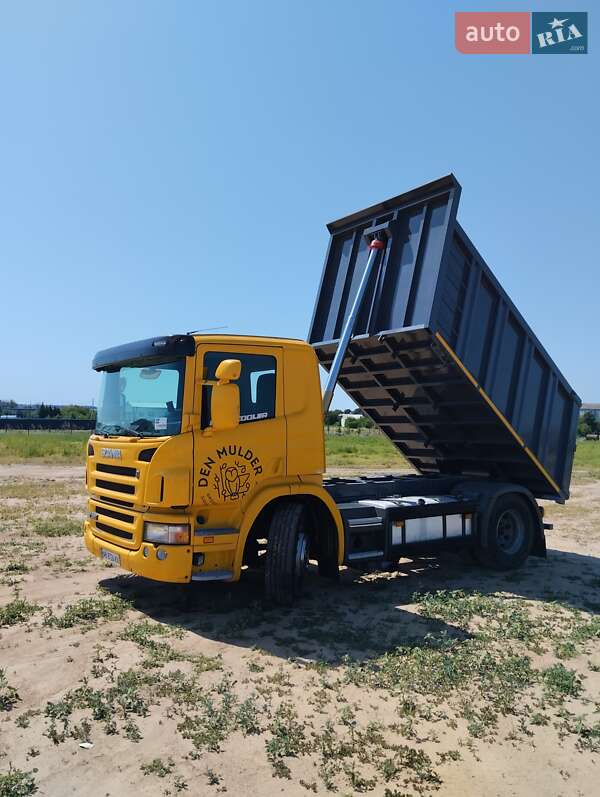 Самосвал Scania P 2011 в 