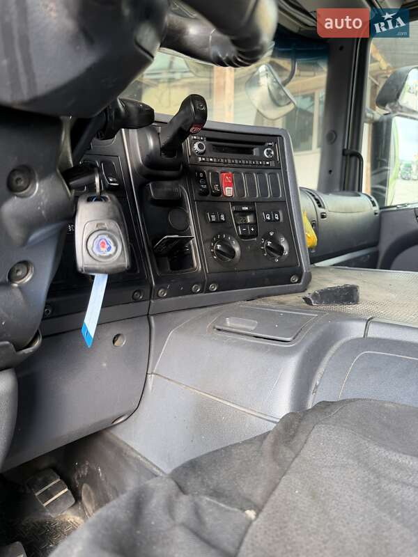Тягач Scania P 2013 в Львове
