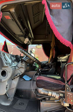Тягач Scania R 124 2004 в 