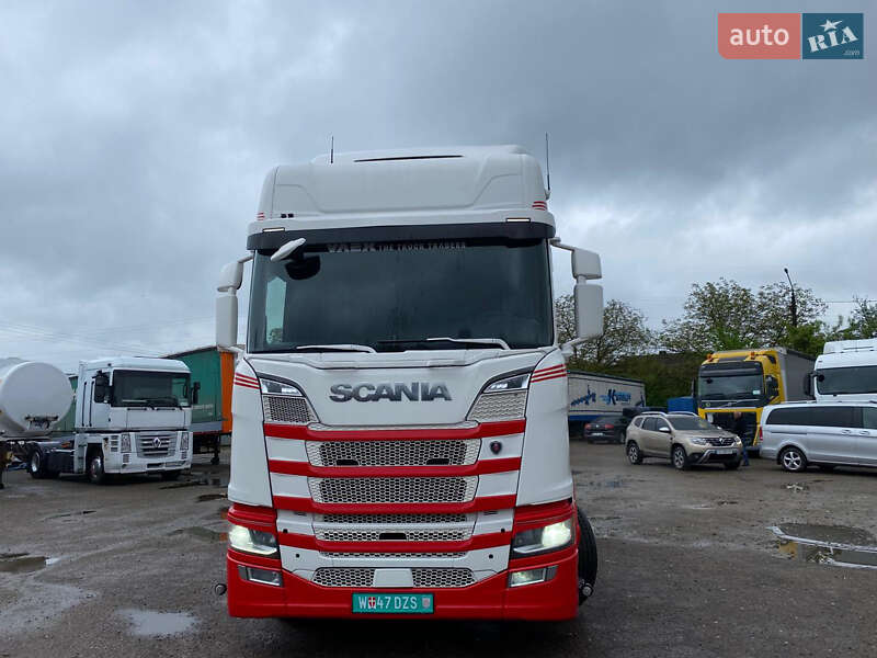 Контейнеровоз Scania R 580 2020 в 
