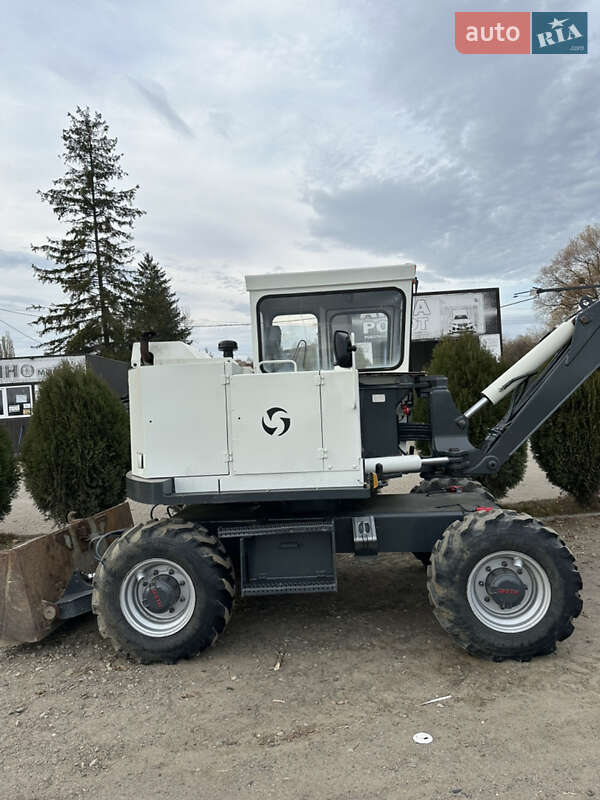 Колесный экскаватор Schaeff HML 1989 в Черновцах