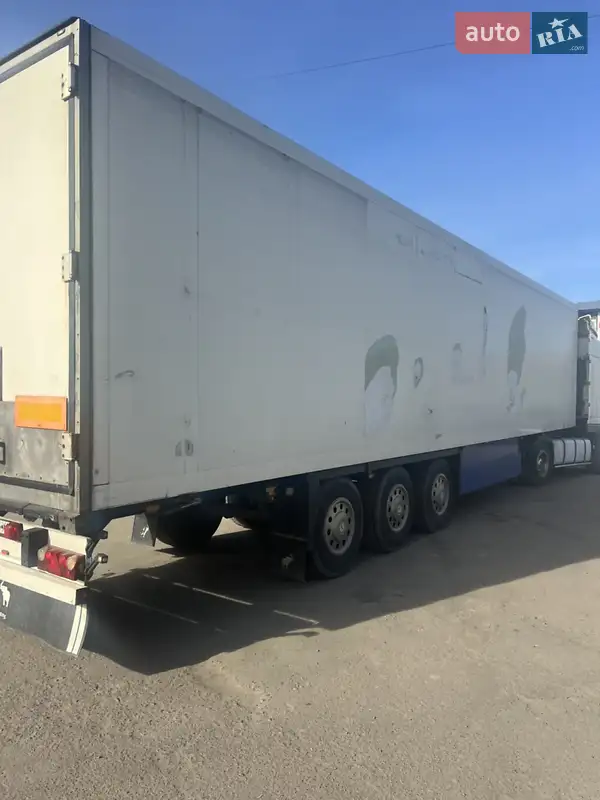 Рефрижератор полуприцеп Schmitz Cargobull Cargobull 2003 в 