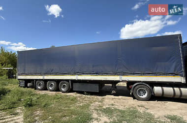 Тентований борт (штора) - напівпричіп Schmitz Cargobull Cargobull 2007 в 