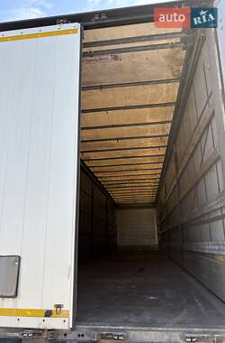Тентованный борт (штора) - полуприцеп Schmitz Cargobull Cargobull 2013 в 