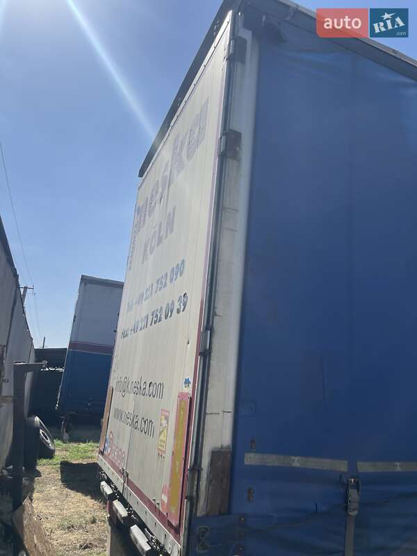 Тентований борт (штора) - напівпричіп Schmitz Cargobull Cargobull 2004 в Любашівці