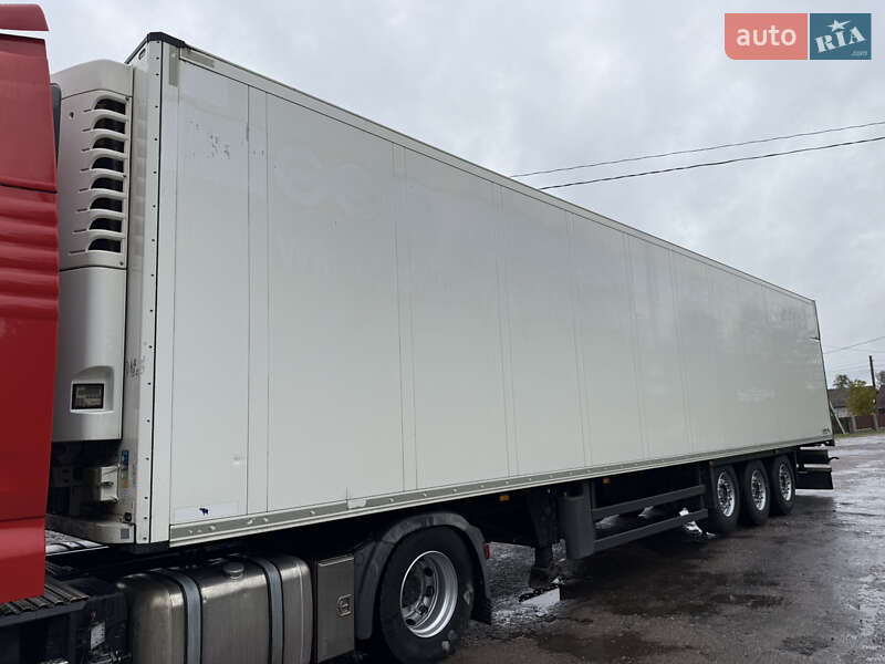 Рефрижератор полуприцеп Schmitz Cargobull Cargobull 2015 в Луцке