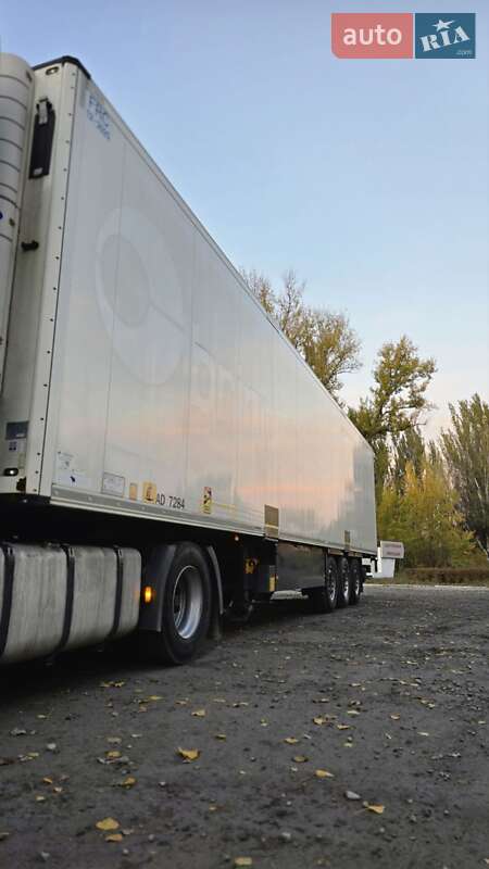 Рефрижератор напівпричіп Schmitz Cargobull Cargobull 2015 в Кам'янському