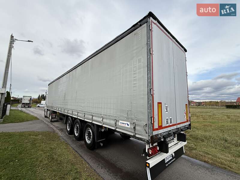 Тентований борт (штора) - напівпричіп Schmitz Cargobull Cargobull 2015 в Надвірній
