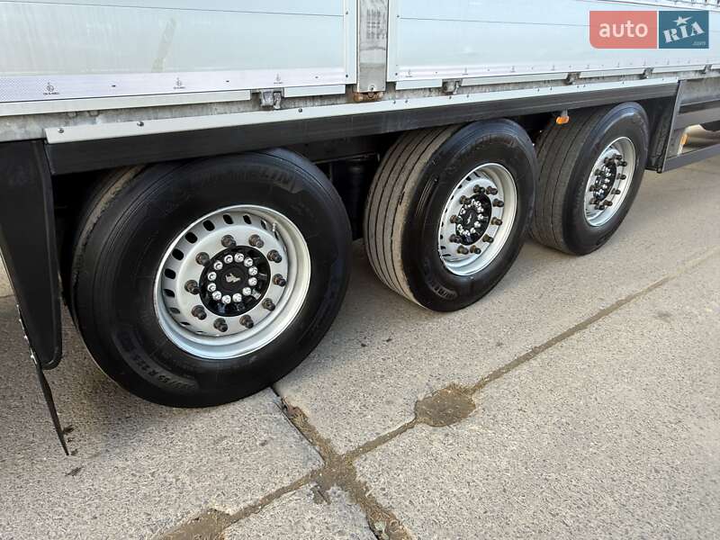 Тентованный борт (штора) - полуприцеп Schmitz Cargobull Cargobull 2012 в Надворной