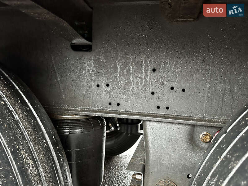 Тентований борт (штора) - напівпричіп Schmitz Cargobull Cargobull 2011 в Умані