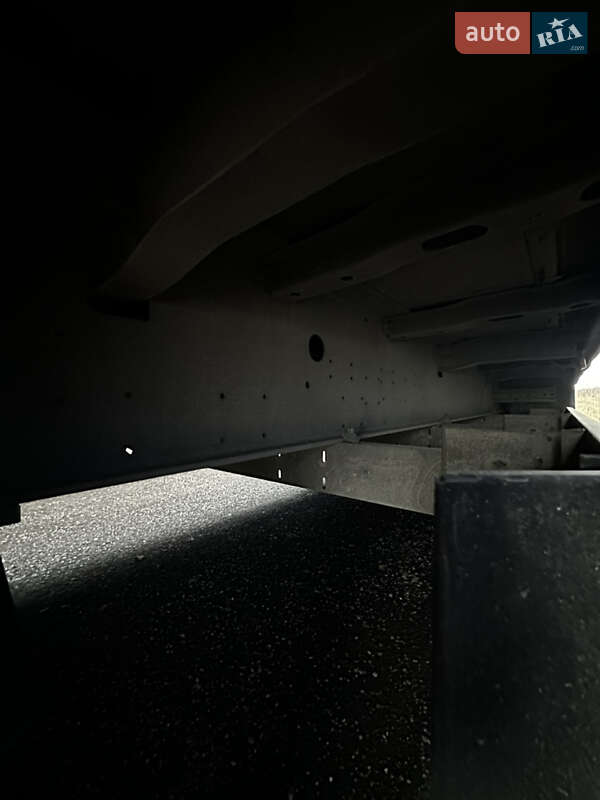 Тентований борт (штора) - напівпричіп Schmitz Cargobull Cargobull 2011 в Умані