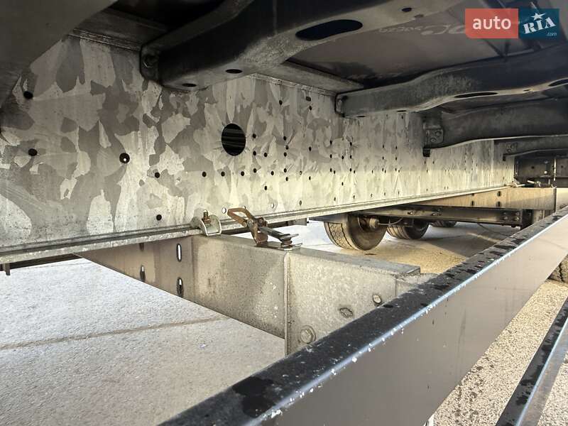 Тентованный борт (штора) - полуприцеп Schmitz Cargobull Cargobull 2015 в Надворной