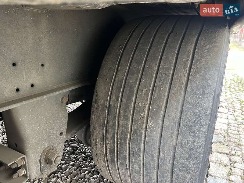 Тентованный борт (штора) - полуприцеп Schmitz Cargobull Mega 2006 в Хусте